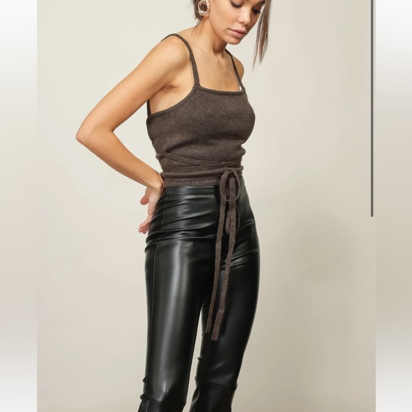 Line & Dot - Picture 3 of 3